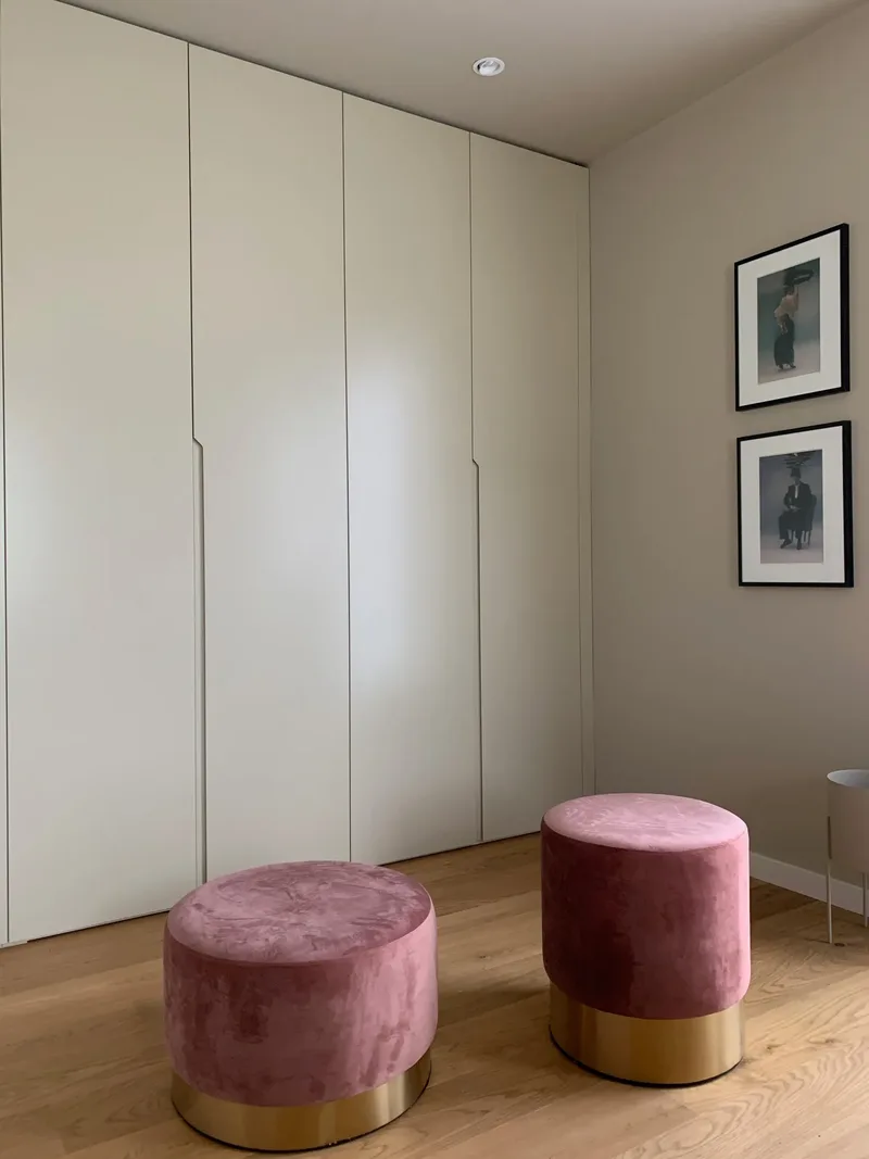Fitted wardrobe - Magdeburg, Germany - FB 211 Stony Ground matte lacquered with integrated handles