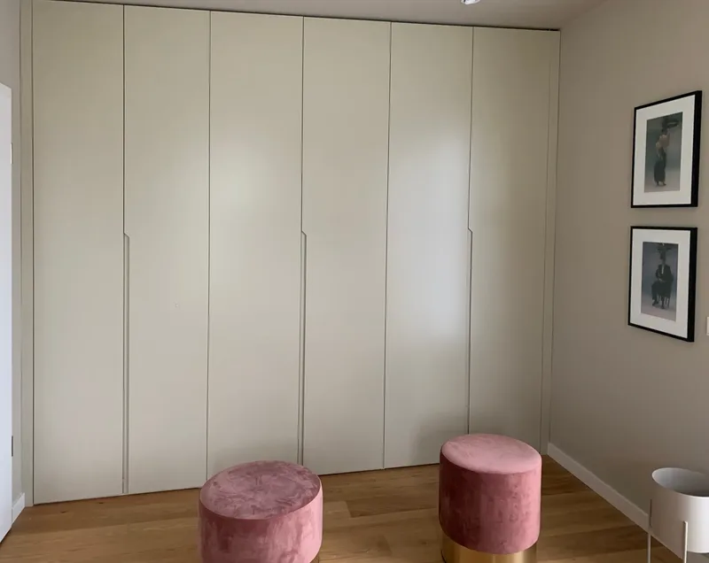 Fitted wardrobe - Magdeburg, Germany - FB 211 Stony Ground matte lacquered with integrated handles