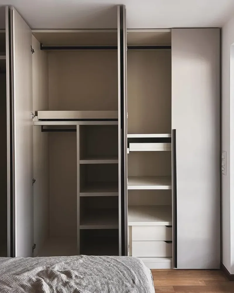 Customized wardrobe - Karlsfeld, Germany - FB 229 Elephants Breath matte lacquered with handle 33 RAL8019 matte lacquered