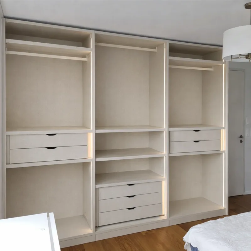 Customized wardrobe - Meilen, Switzerland - RAL9003 matte lacquered with integrated handles