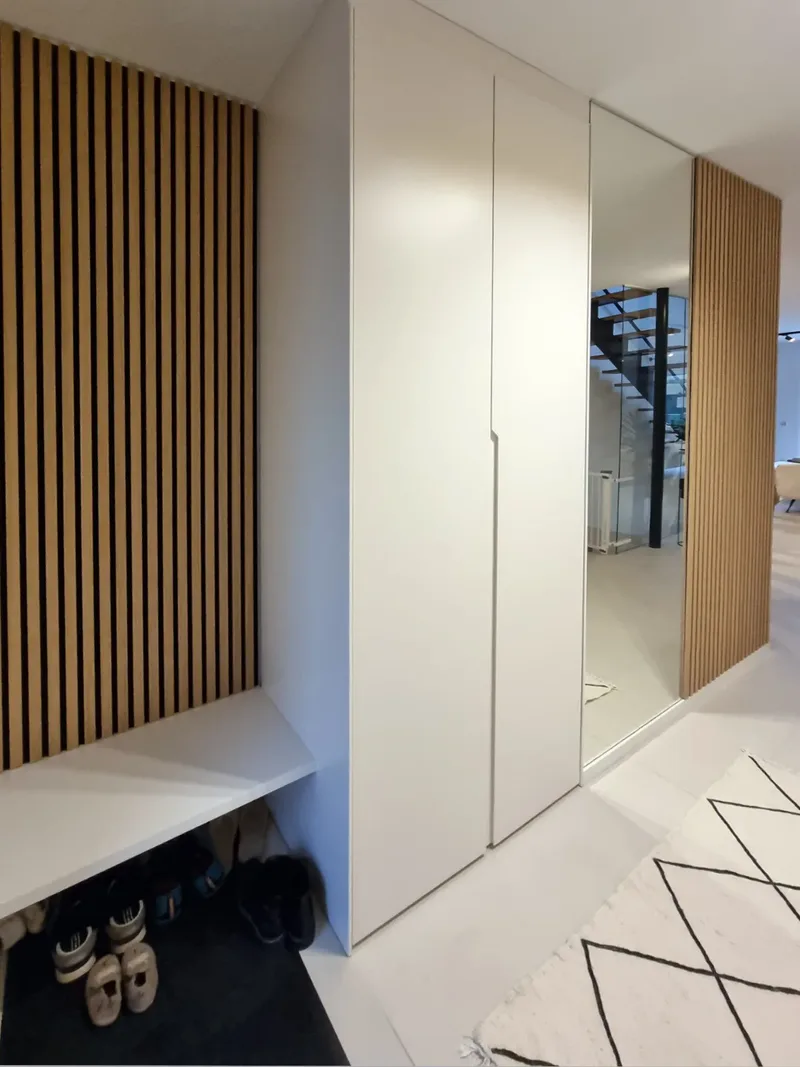 Customized wardrobe - Sittendorf, Austria - RAL9003 matte lacquered with integrated handles